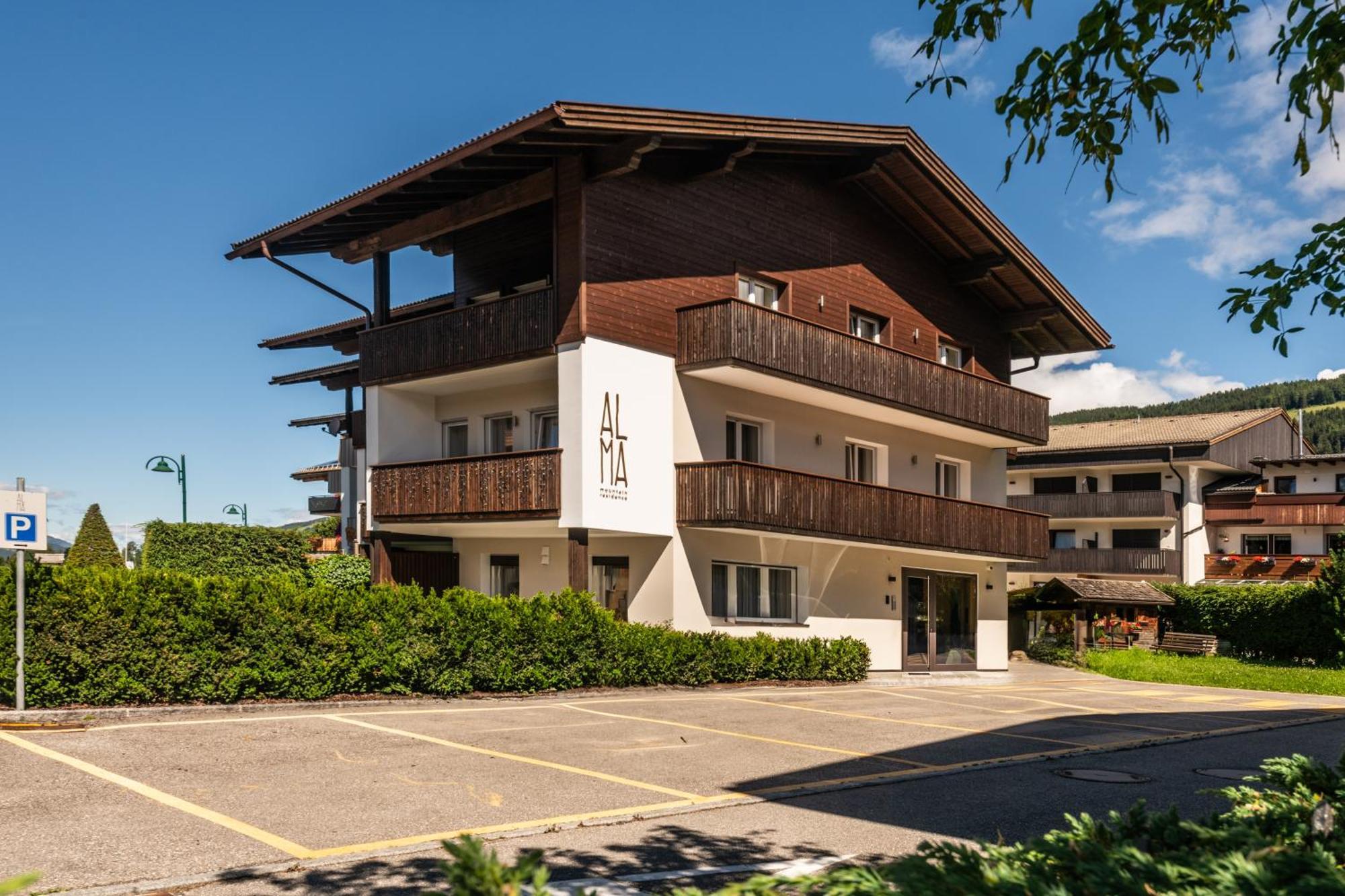 Alma Mountain Residence Добиако Екстериор снимка