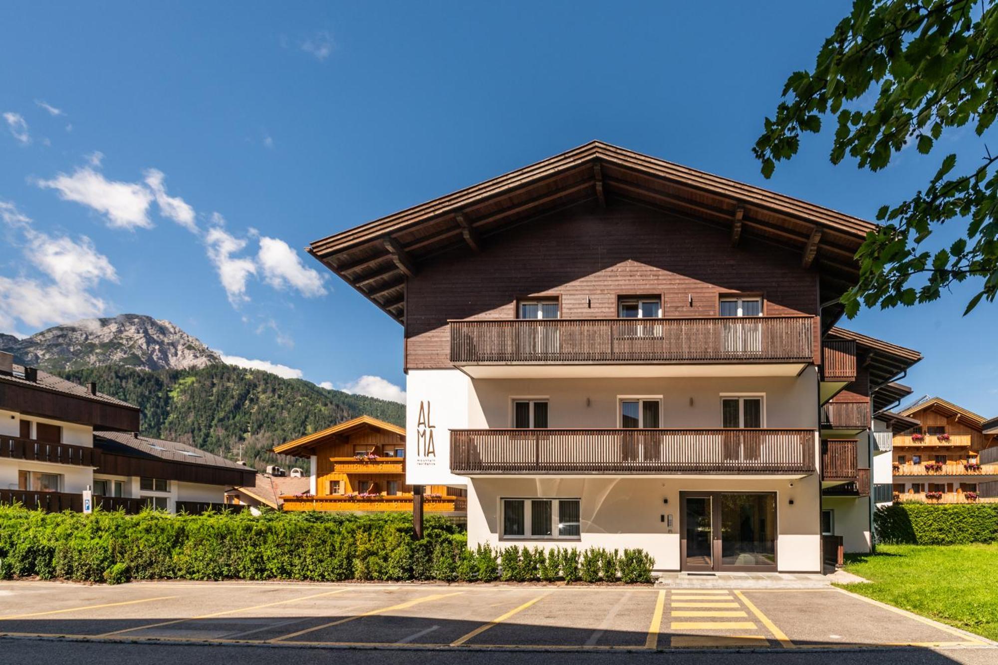 Alma Mountain Residence Добиако Екстериор снимка